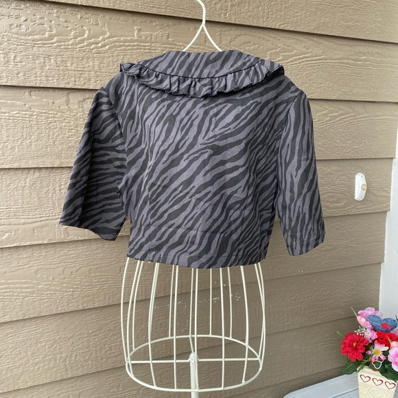 Nasty Gal collection cropped women’s collar blazer button down, 6, zebra print - Picture 3 of 16